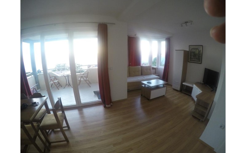 2-Two-Bedroom Apartment with Lake View