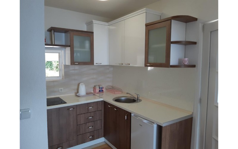 2-Two-Bedroom Apartment with Lake View